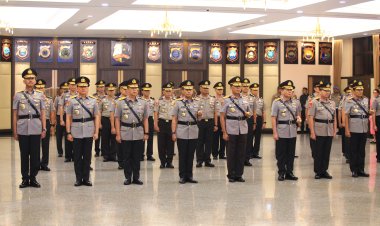 Kapolri Pimpin Pelantikan Sejumlah Kapolda dan Pengukuhan 2 Jabatan Baru di Polri
