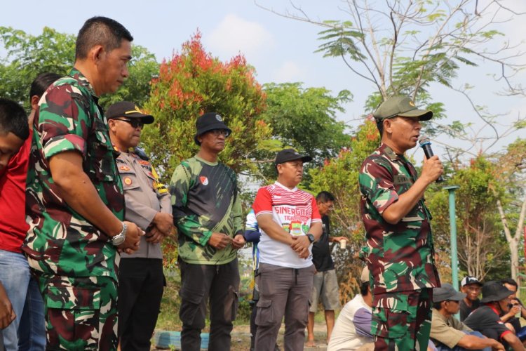 HUT TNI ke 79 Kapolsek Pebayuran Hadiri Kegiatan Senam Bersama dan Lomba Fune Mancing Mania