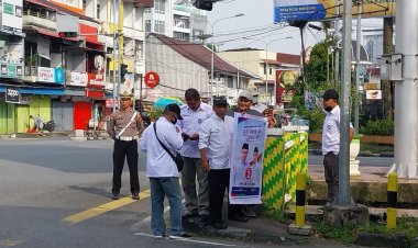 Satgas OMP Polresta Pontianak Amankan Kampanye Paslon Walikota dan Wakil Walikota Pontianak Nomor Urut 1 di Simpang Lampu Merah Jl.Gajah Mada Pontianak Selatan