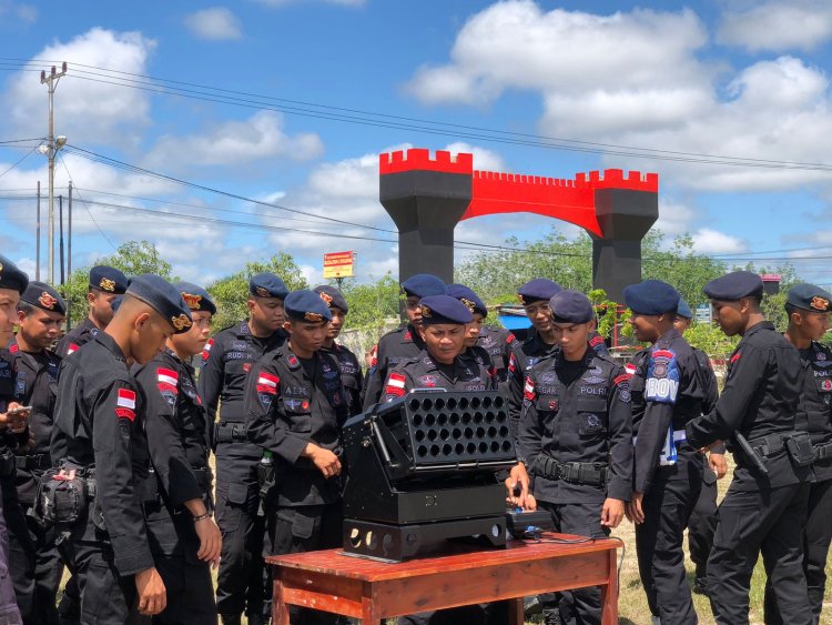 Latihan PHH Upaya Satbrimob Polda Bekali Personel Menghadapi Perkembangan Situasi Kamtibmas Pada Pemilukada Serentak 2024 Di Provinsi Kalbar