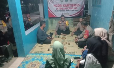 Dalam Menjaga Kamtibmas Tetap Aman dan Kondusif Jelang Pilkada Kapolsek Pebayuran Giat Ngopi Kamtibmas Dengan Warga