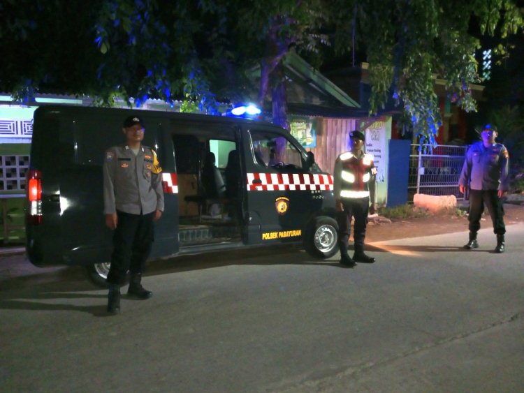 Dalam Menjaga Lingkungan Yang Aman dan Kondusif Anggota Piket Fungsi Polsek Pebayuran Giat Patroli Biru