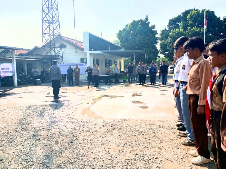 Sebagai Bentuk komitmen Untuk Menolak Tawuran Polsek Pebayuran Mengadakan Deklarasi Dengan Pelajar