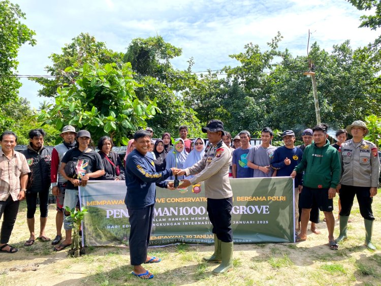 Mempawah Mangrove Conservation dan Polda Kalbar Tanam 1000 Mangrove untuk Menyelamatkan Pesisir