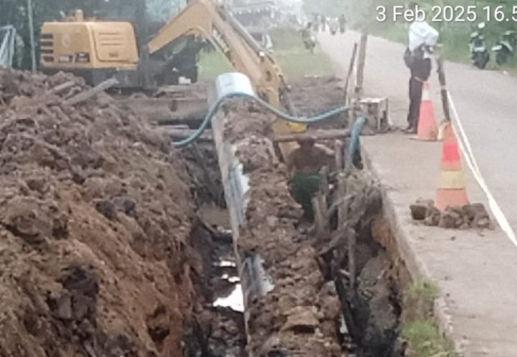 Proyek PDAM Pontianak Diduga Abaikan Standar Pemasangan Pipa dan Keselamatan Kerja