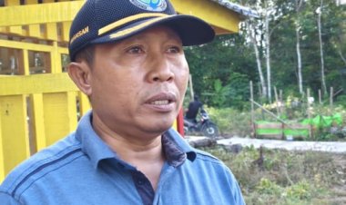 Kepala Desa Tanjung Ria Sepauk, Berikan Apresiasi Kepada Aipda Syamsuri Dalam Melestarikan Situs Sejarah.