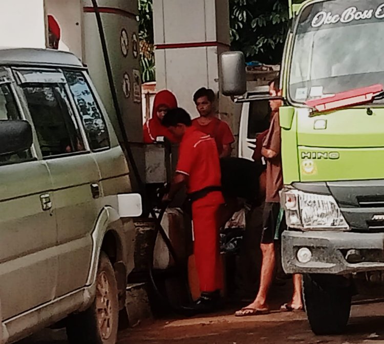 Praktik Pengisian BBM Solar Menggunakan Jerigen di SPBU 64.785.04 Kabupaten Sanggau