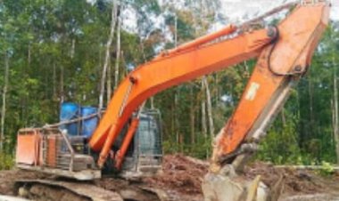 Lapor Pak Kapolda Kalbar Enam Unit Excavator Beraktivitas Pada Pertambangan Emas Yang Diduga Ilegal