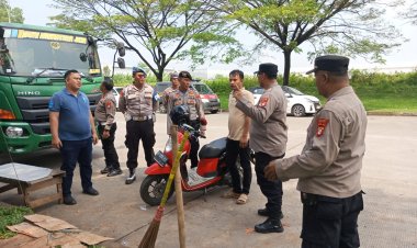 Berikan Rasa Aman Kepada Masyarakat, Kapolsek Serang Baru Giat Patroli OPS Berantas Jaya 2025