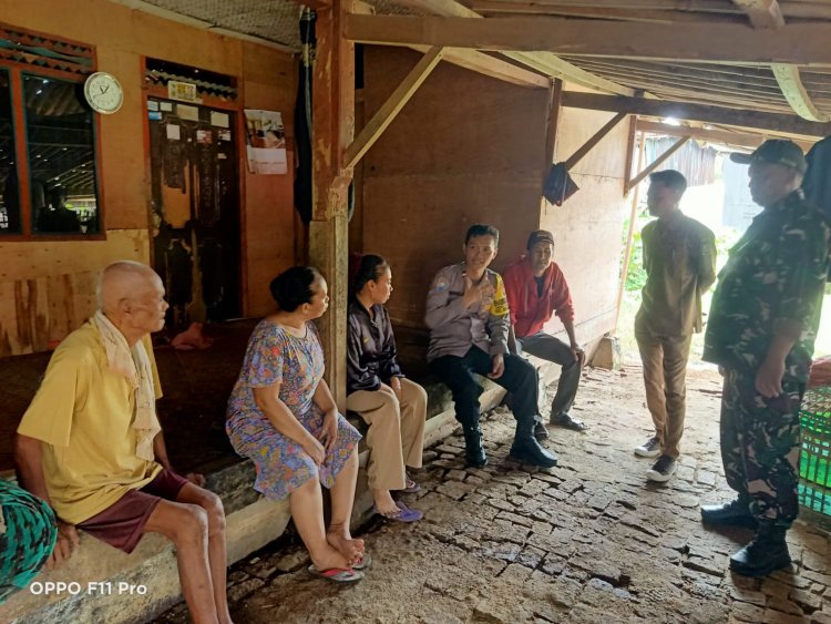Dalam Rangka OPS Berantas Jaya -2025 dan Wujudkan Kamtibmas Yang Aman dan Kondusif, Bhabinkamtibmas Melaksanakan Sambang Warga