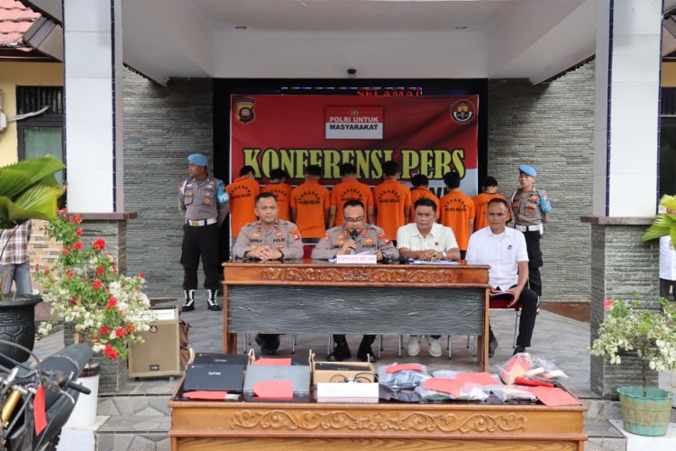 Konferensi Pers, Kapolres Melawi Ajak Rekan Media Jaga Melawi Kondusif