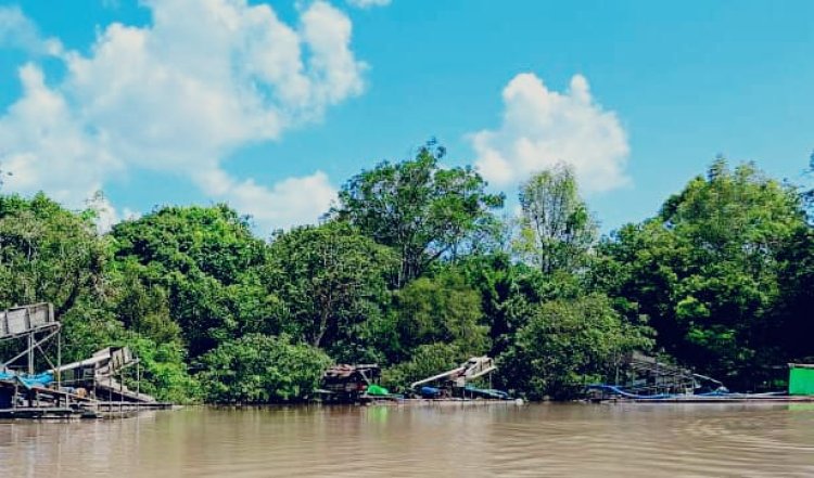 Donatur aktifitas kegiatan PETI dan pengepul emas di kecamatan suhaid