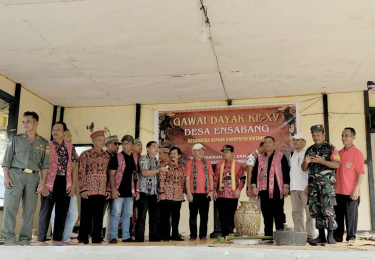 Gawai Dayak Ke-XV Desa Engsabang Sepauk Dengan Tema "Melestarikan Adat dan Budaya Mempersatukan Perbedaan"
